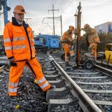 Le directeur général des CFF Vincent Ducrot s'est rendu sur place jeudi après-midi à Tolochenaz (VD) pour constater l'évolution des travaux et s'exprimer pour la première fois devant la presse.